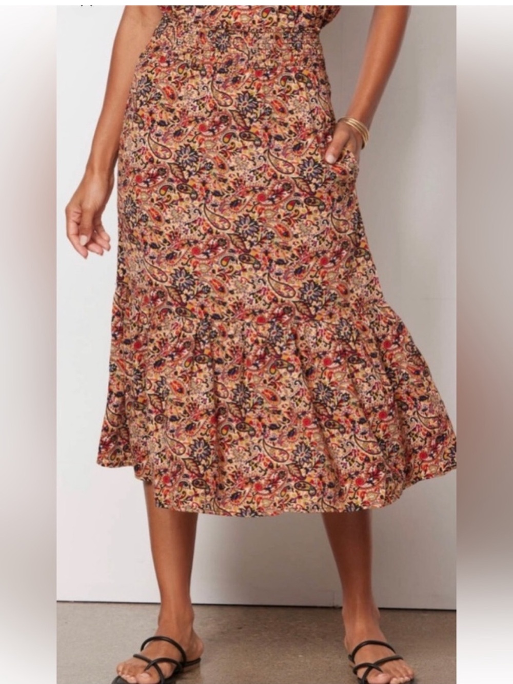 Evereve Olivia Paisley Floral Tiered Maxi Skirt in Multi-Tone size medium